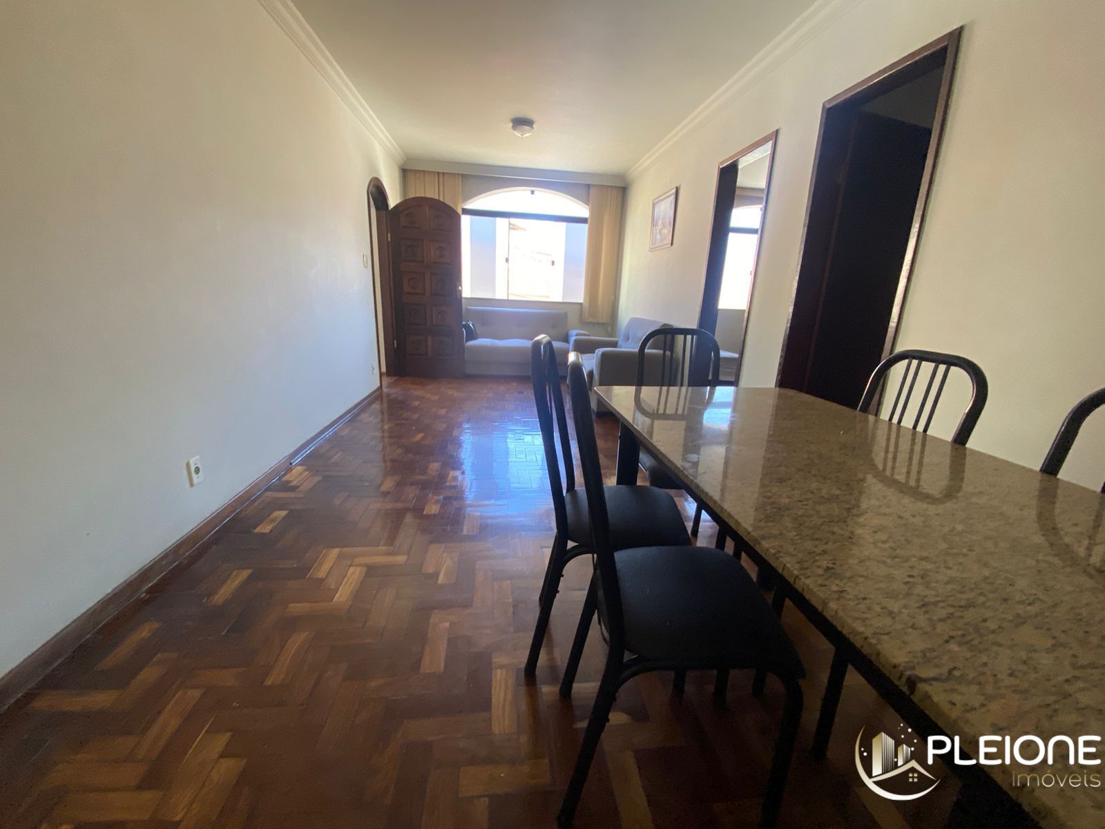 Casa à venda com 2 quartos, 300m² - Foto 5