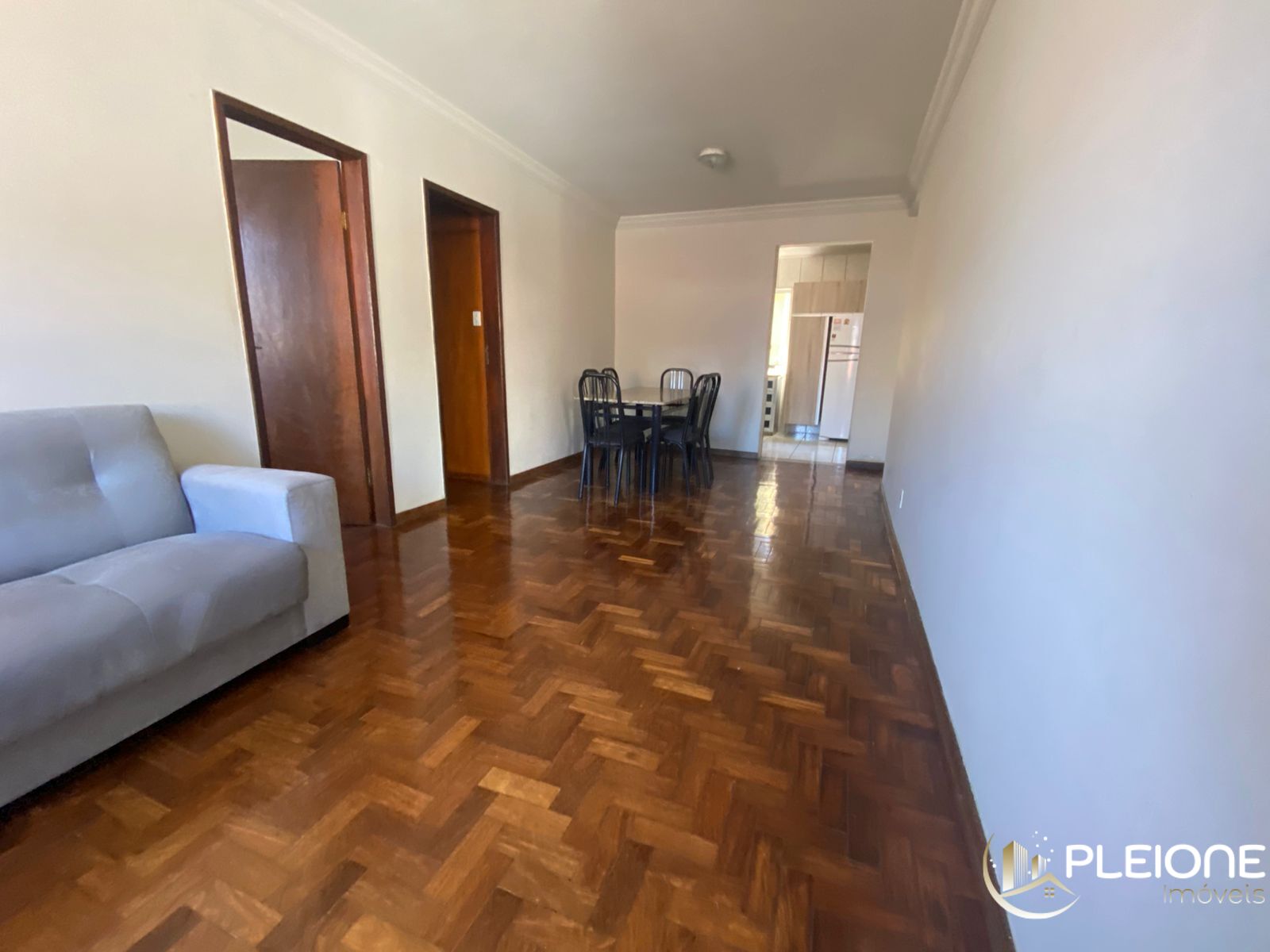 Casa à venda com 2 quartos, 300m² - Foto 3