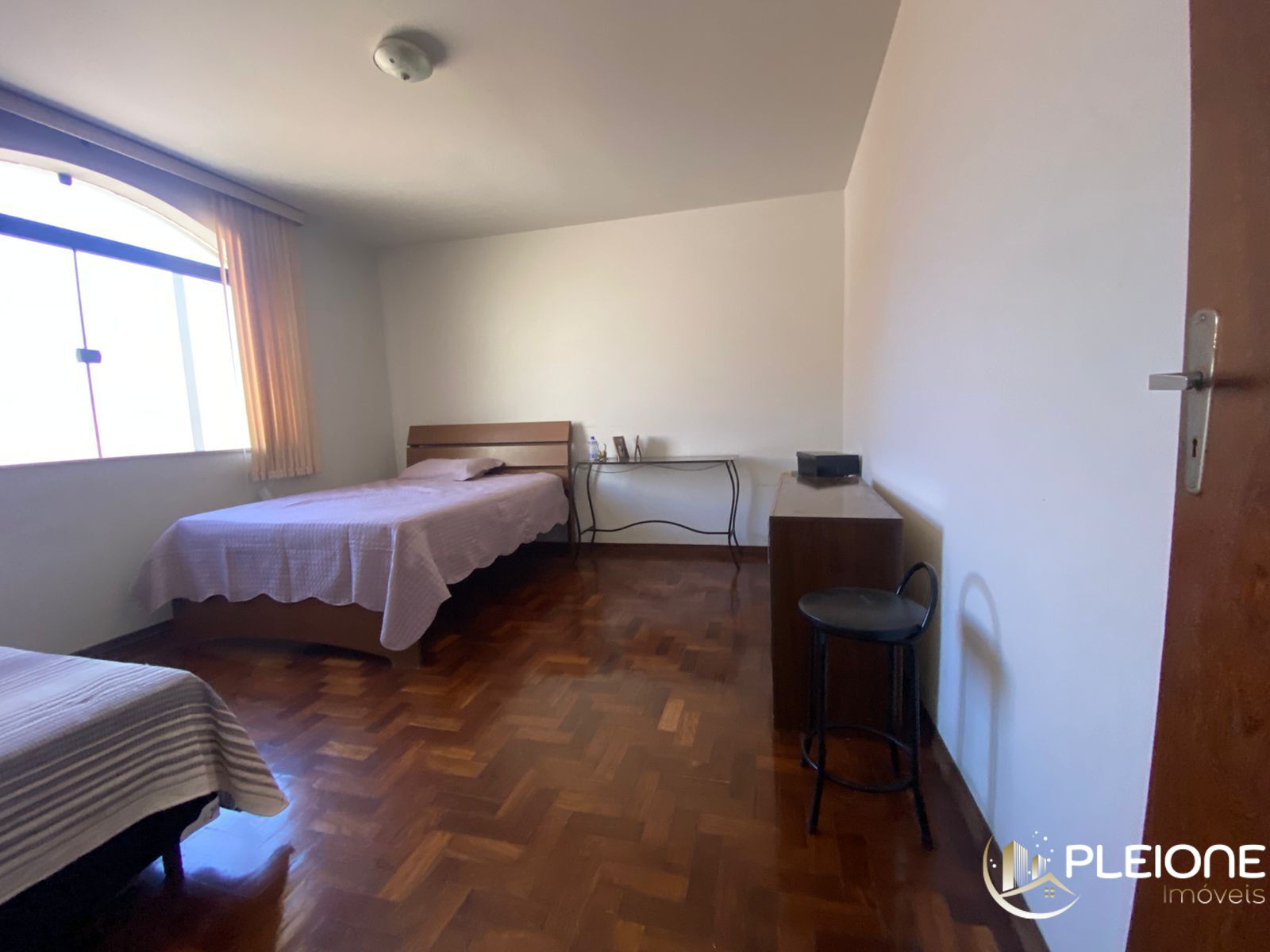 Casa à venda com 2 quartos, 300m² - Foto 12