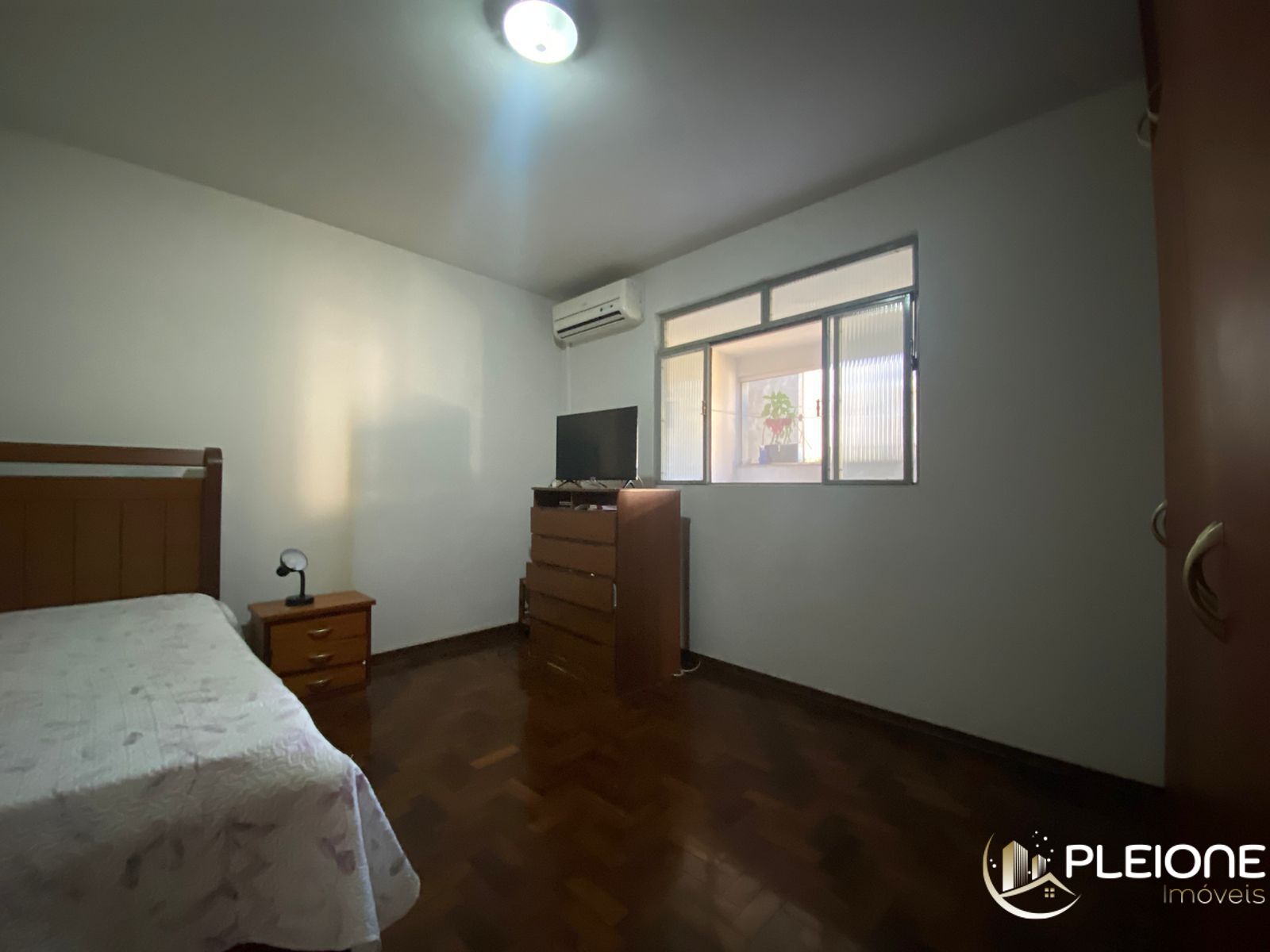 Casa à venda com 2 quartos, 300m² - Foto 17