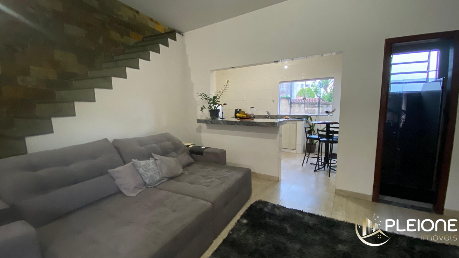 Casa à venda com 2 quartos, 143m² - Foto 1