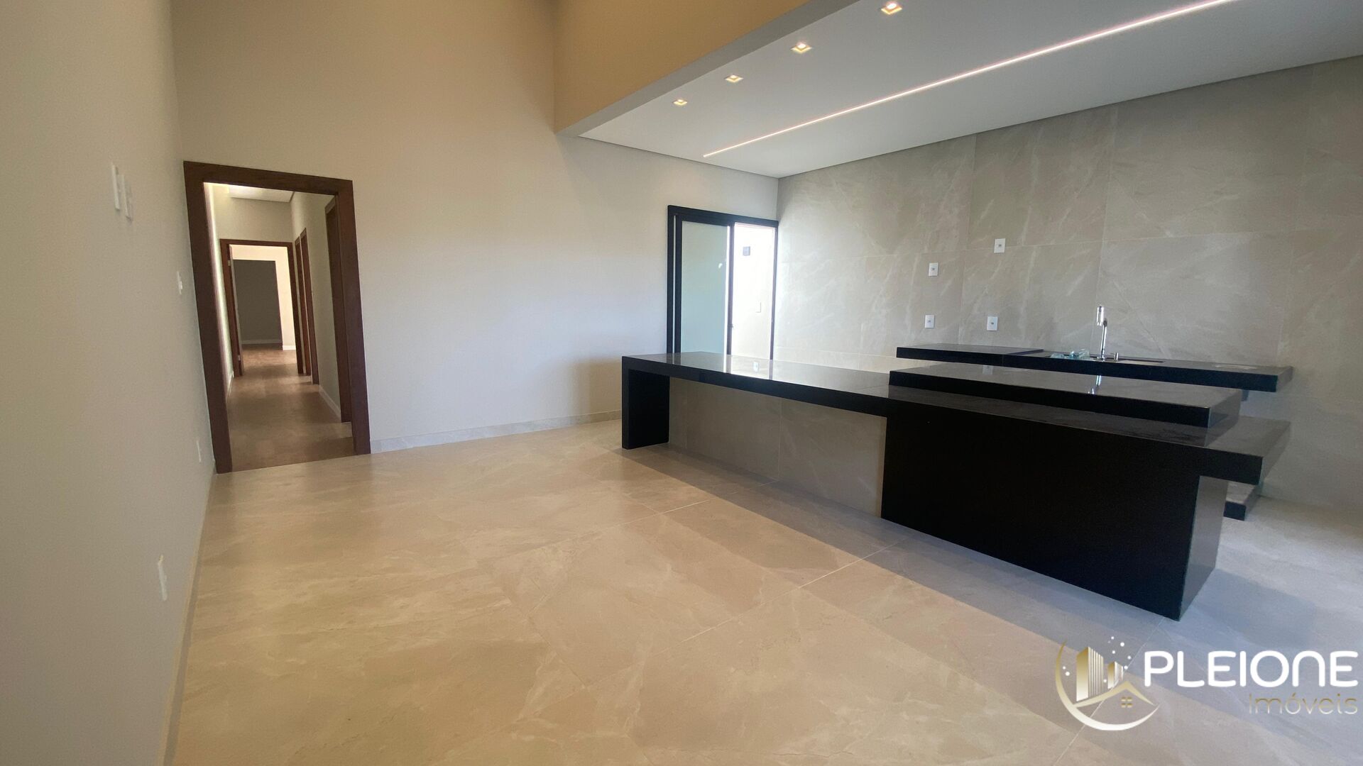 Casa à venda com 3 quartos, 225m² - Foto 5