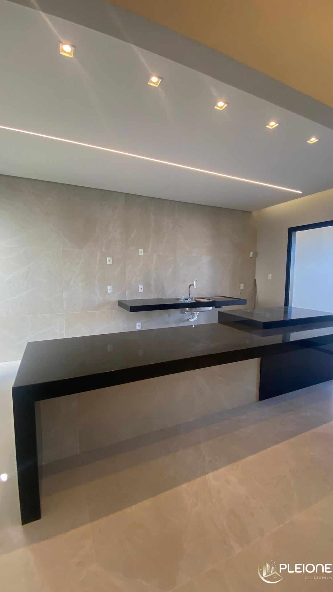 Casa à venda com 3 quartos, 225m² - Foto 8