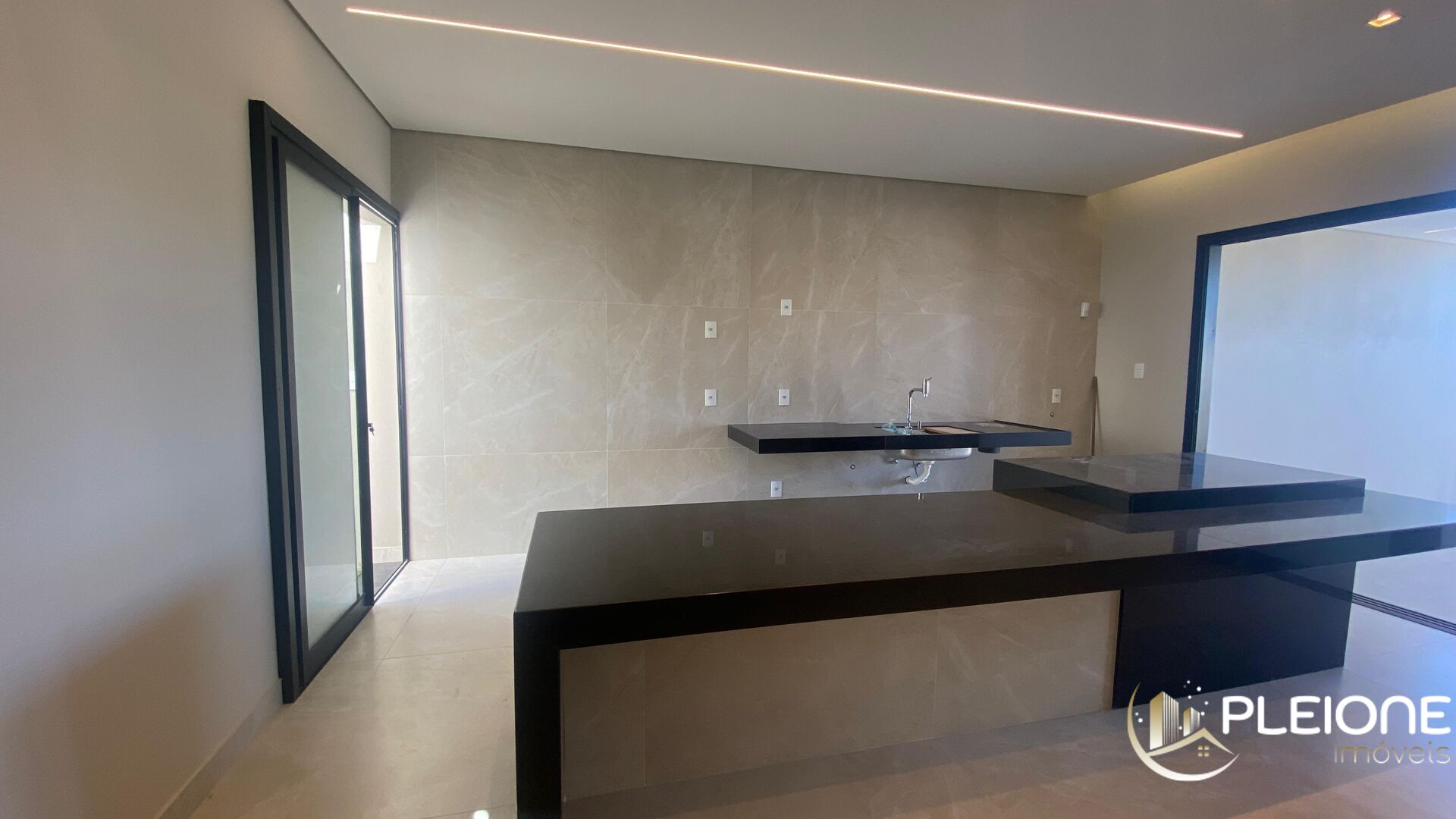 Casa à venda com 3 quartos, 225m² - Foto 7