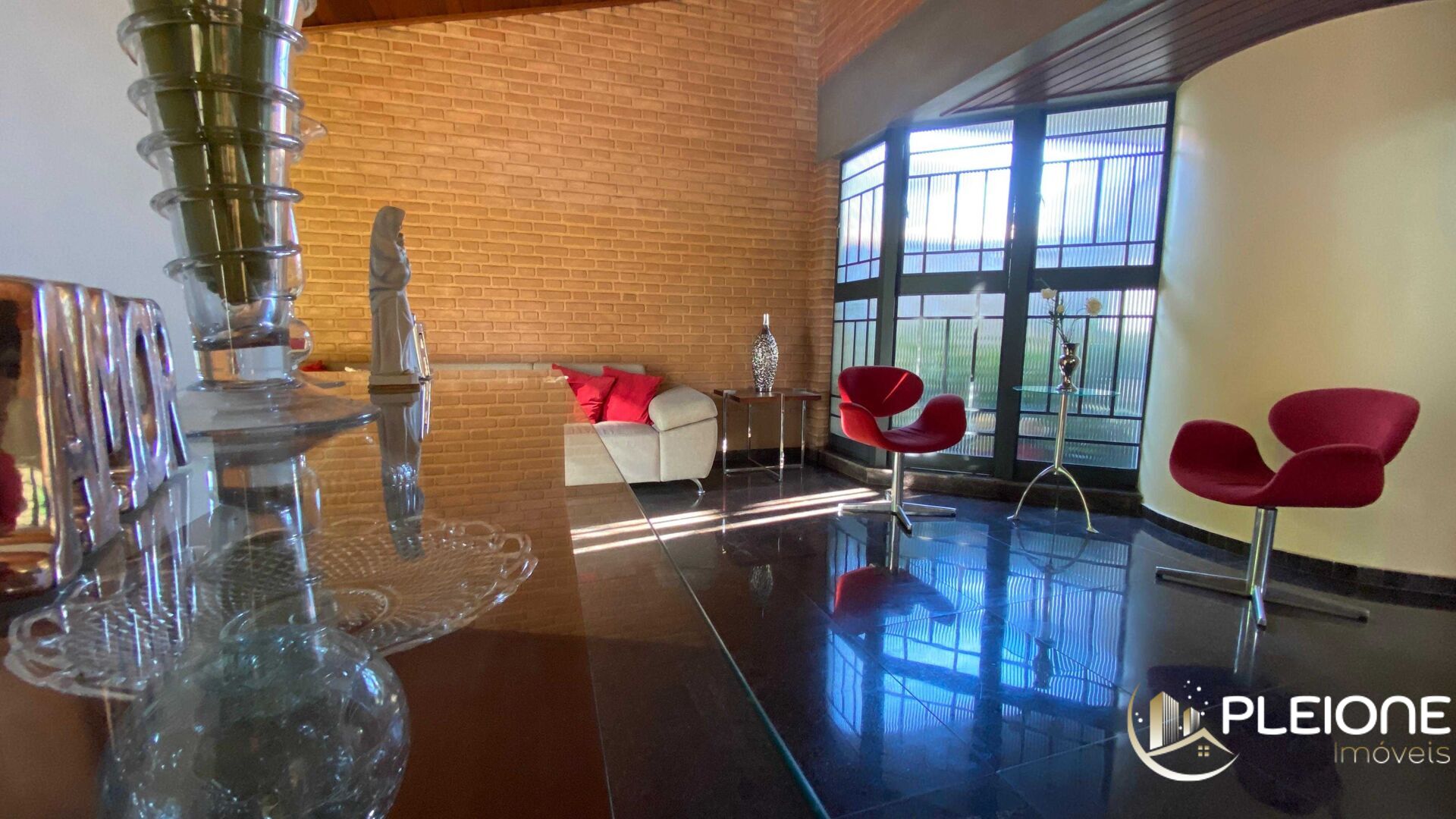 Casa à venda com 4 quartos, 353m² - Foto 1