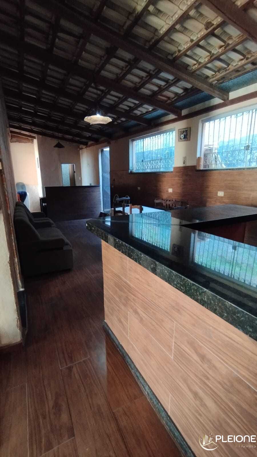 Casa à venda com 3 quartos, 300m² - Foto 2