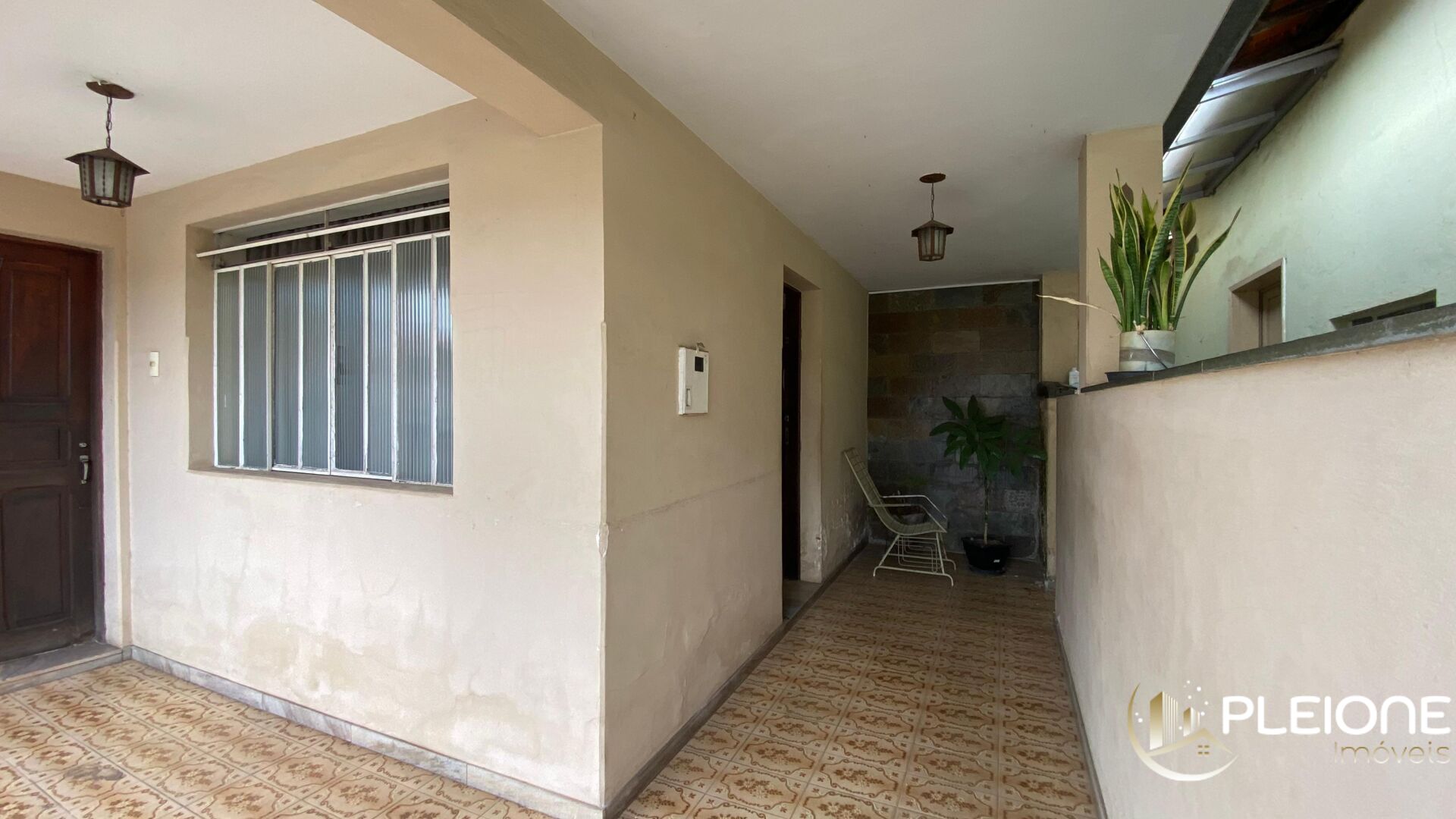Casa à venda com 8 quartos, 703m² - Foto 1