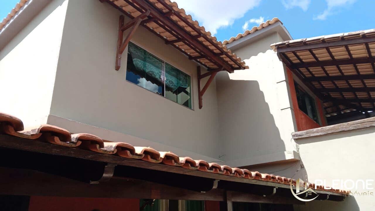 Casa à venda com 6 quartos, 360m² - Foto 2