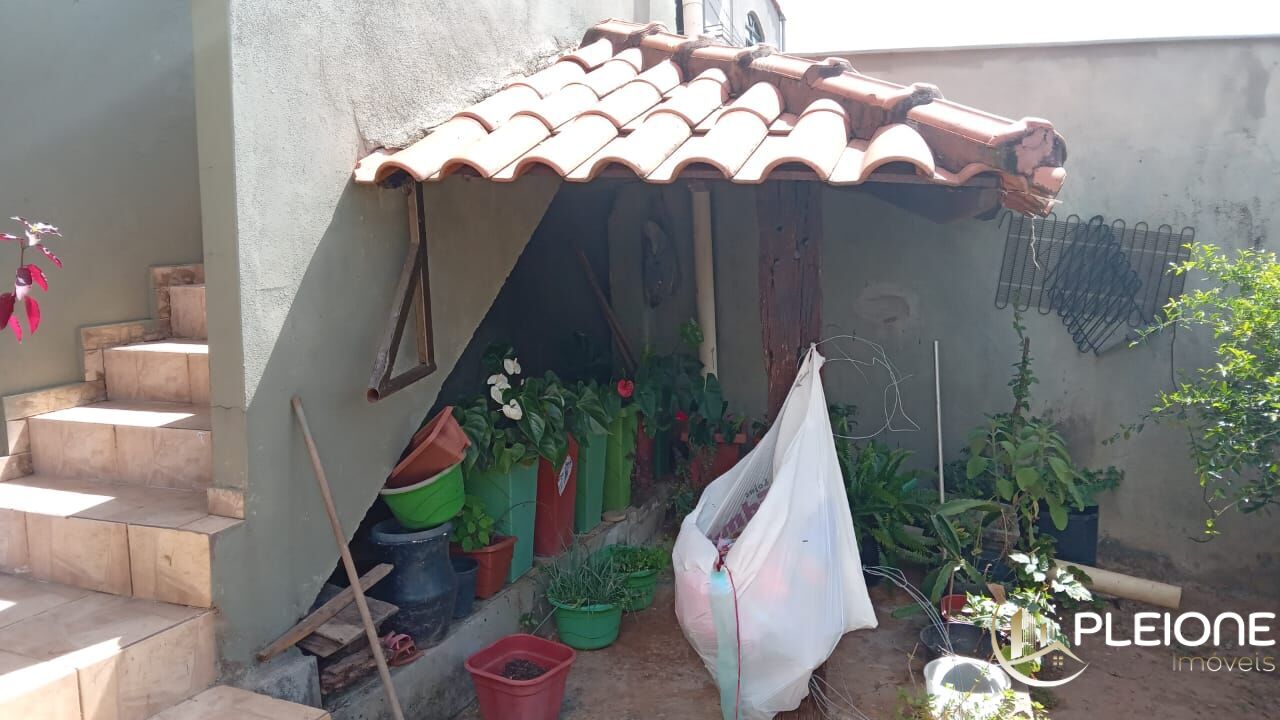 Casa à venda com 6 quartos, 360m² - Foto 9