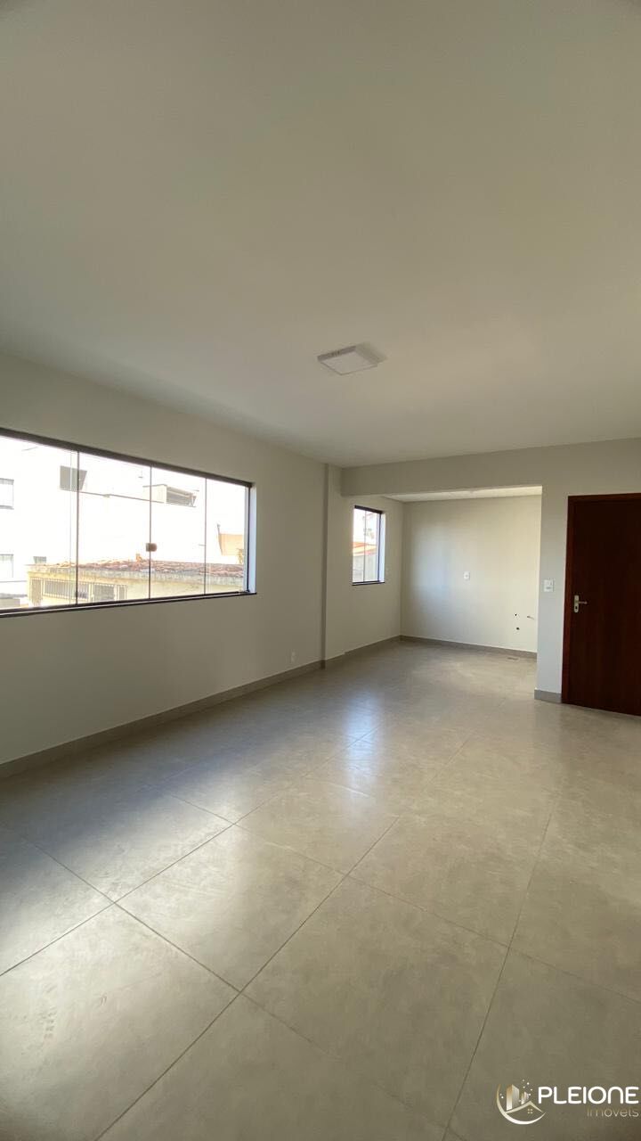 Apartamento à venda com 3 quartos, 500m² - Foto 3