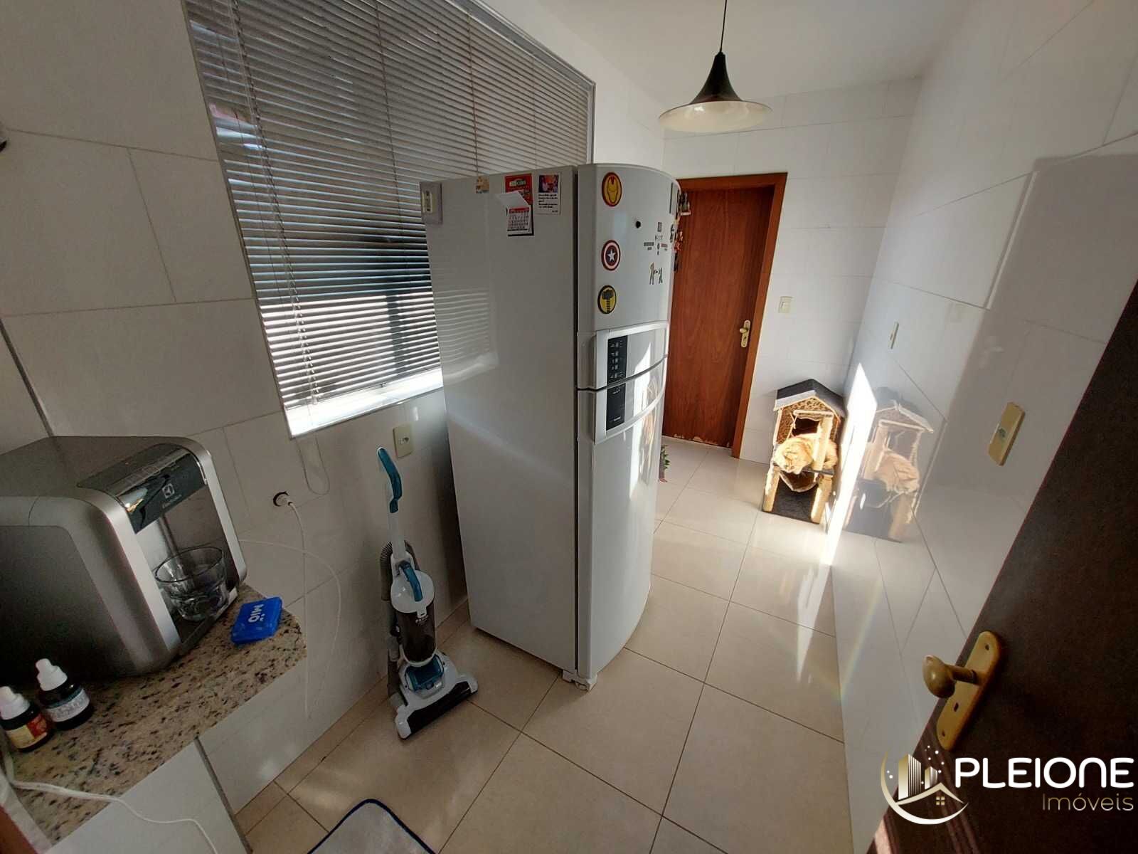 Apartamento à venda com 3 quartos, 220m² - Foto 9