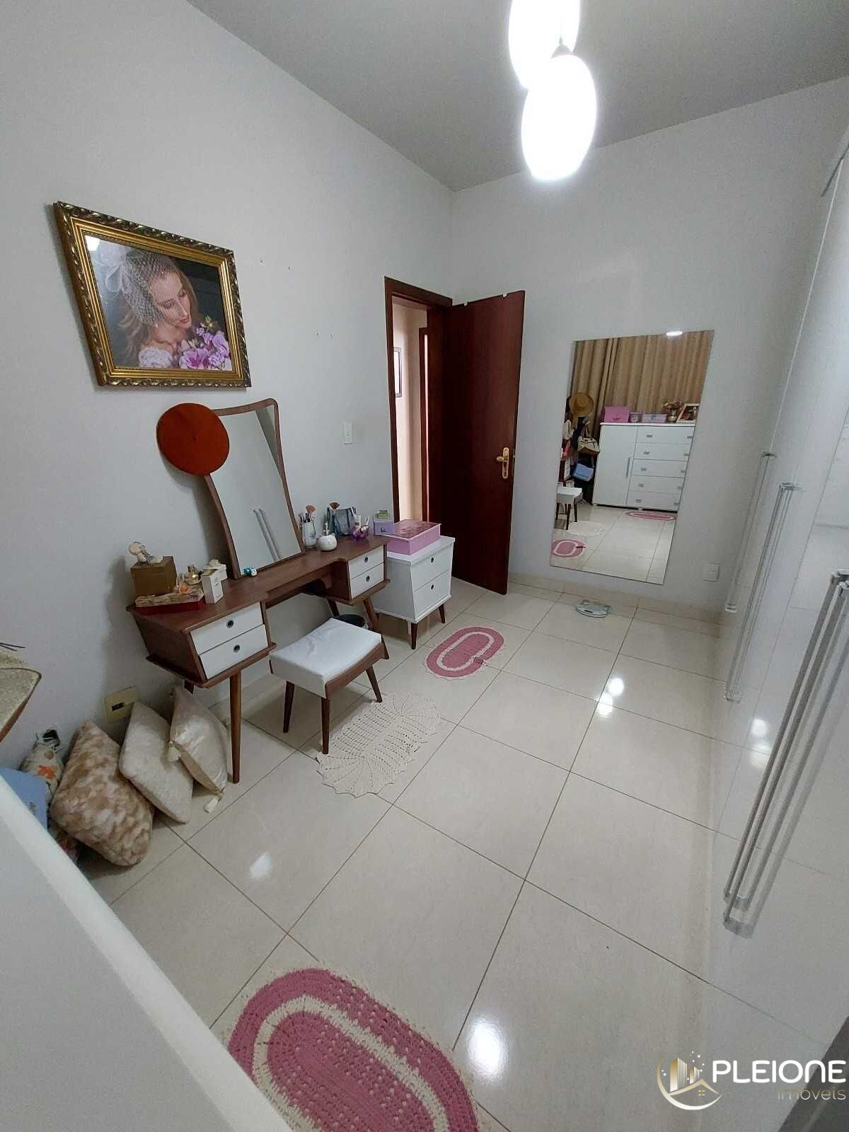 Apartamento à venda com 3 quartos, 220m² - Foto 19