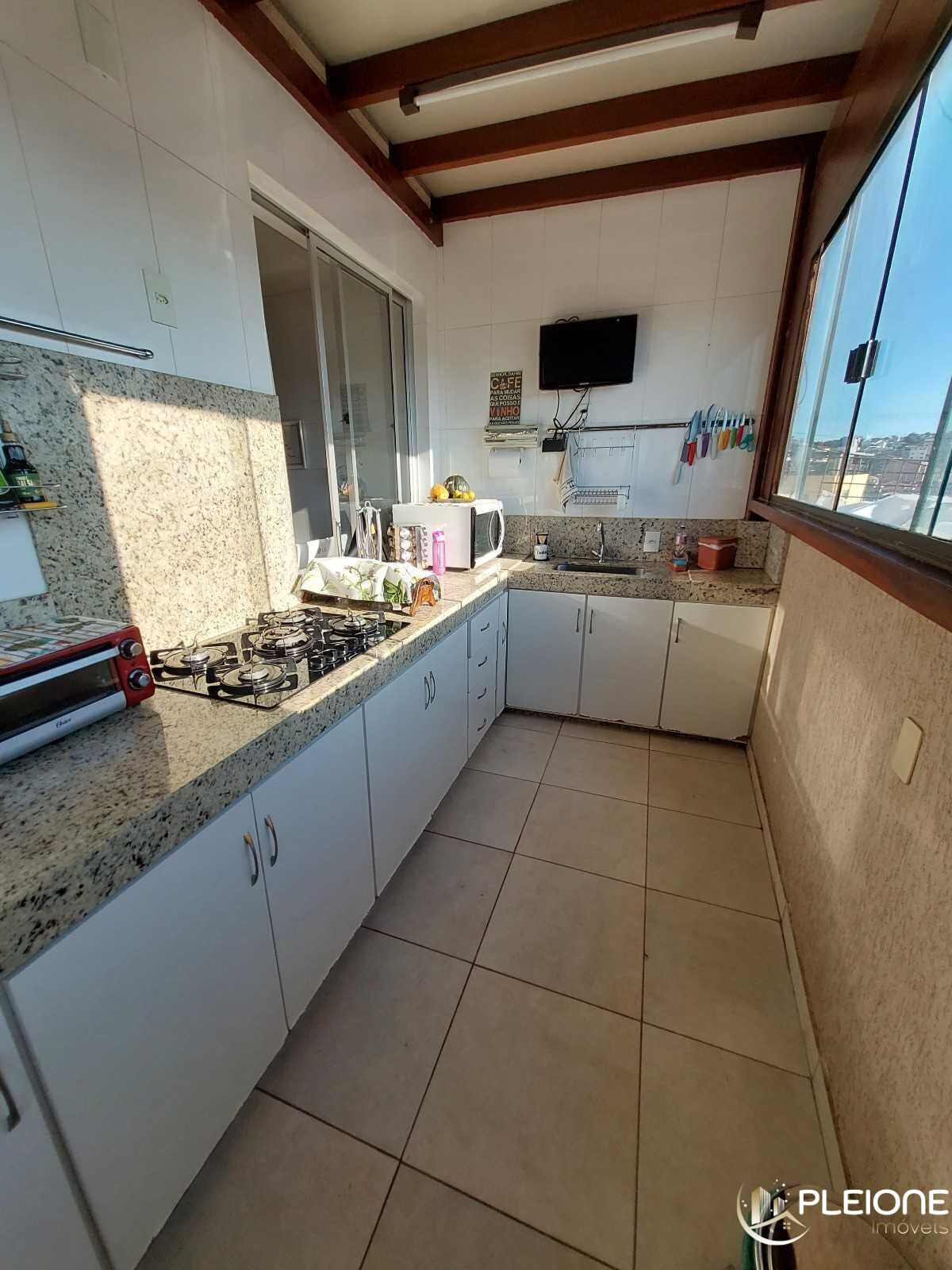 Apartamento à venda com 3 quartos, 220m² - Foto 4