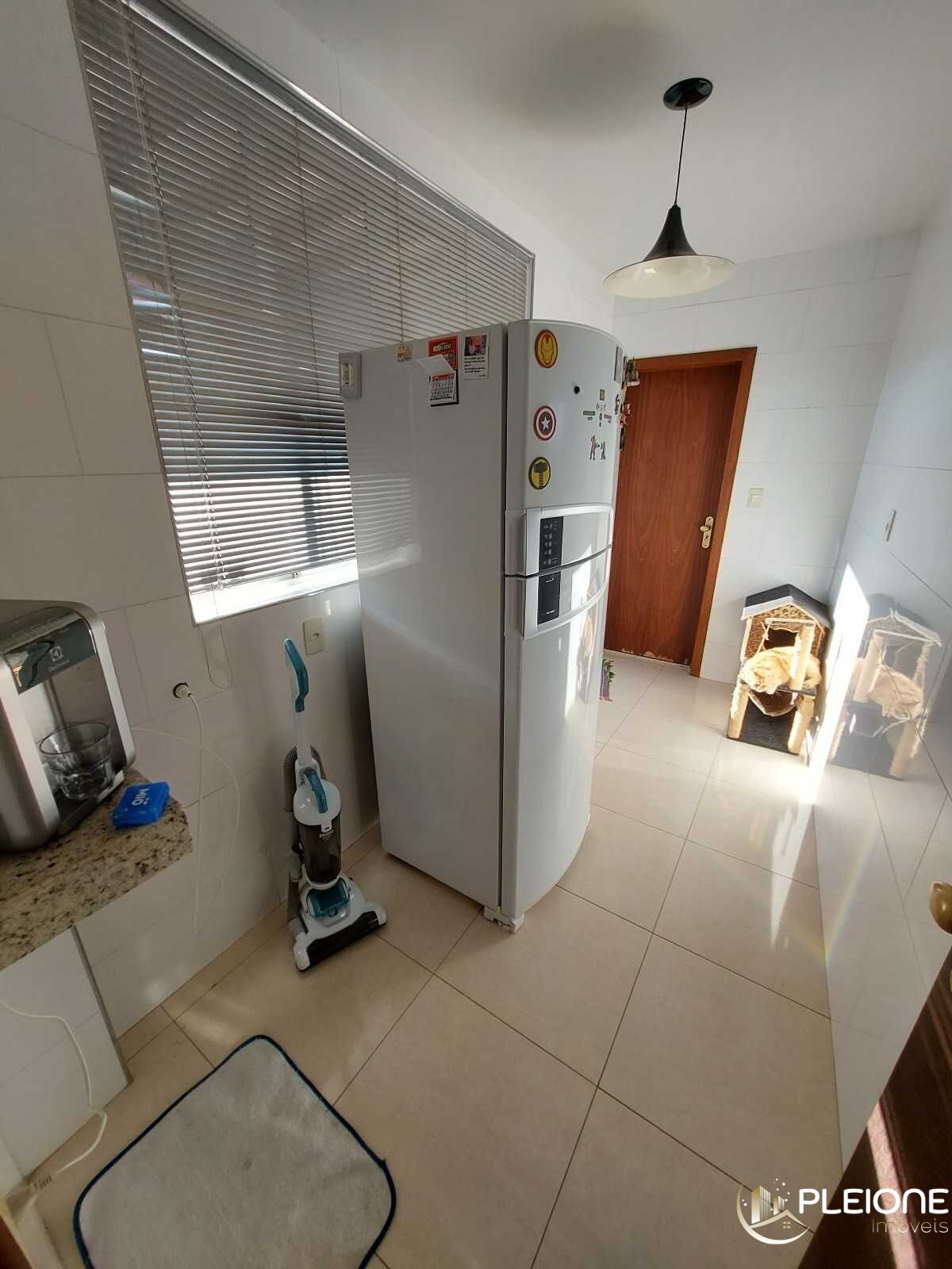 Apartamento à venda com 3 quartos, 220m² - Foto 10