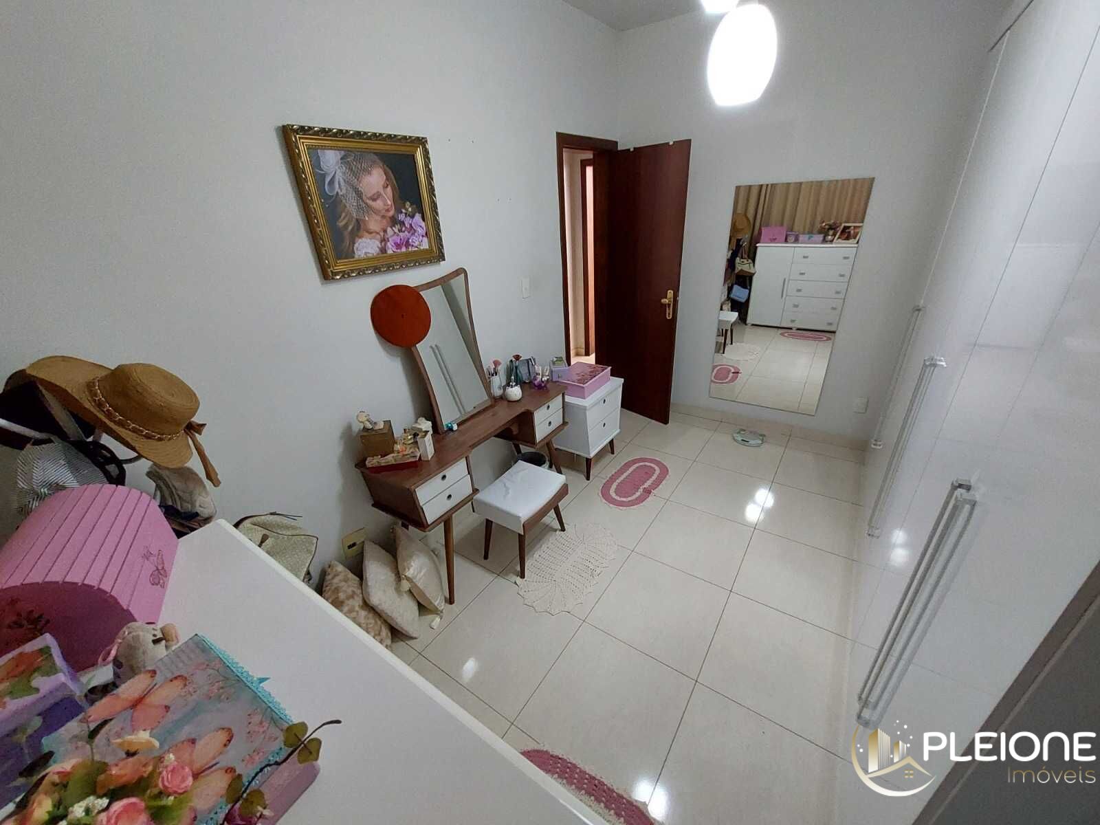 Apartamento à venda com 3 quartos, 220m² - Foto 18