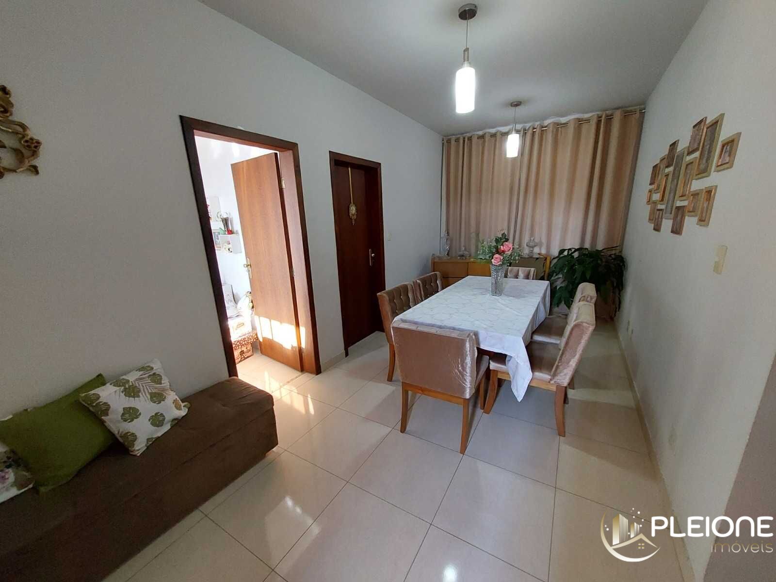 Apartamento à venda com 3 quartos, 220m² - Foto 1