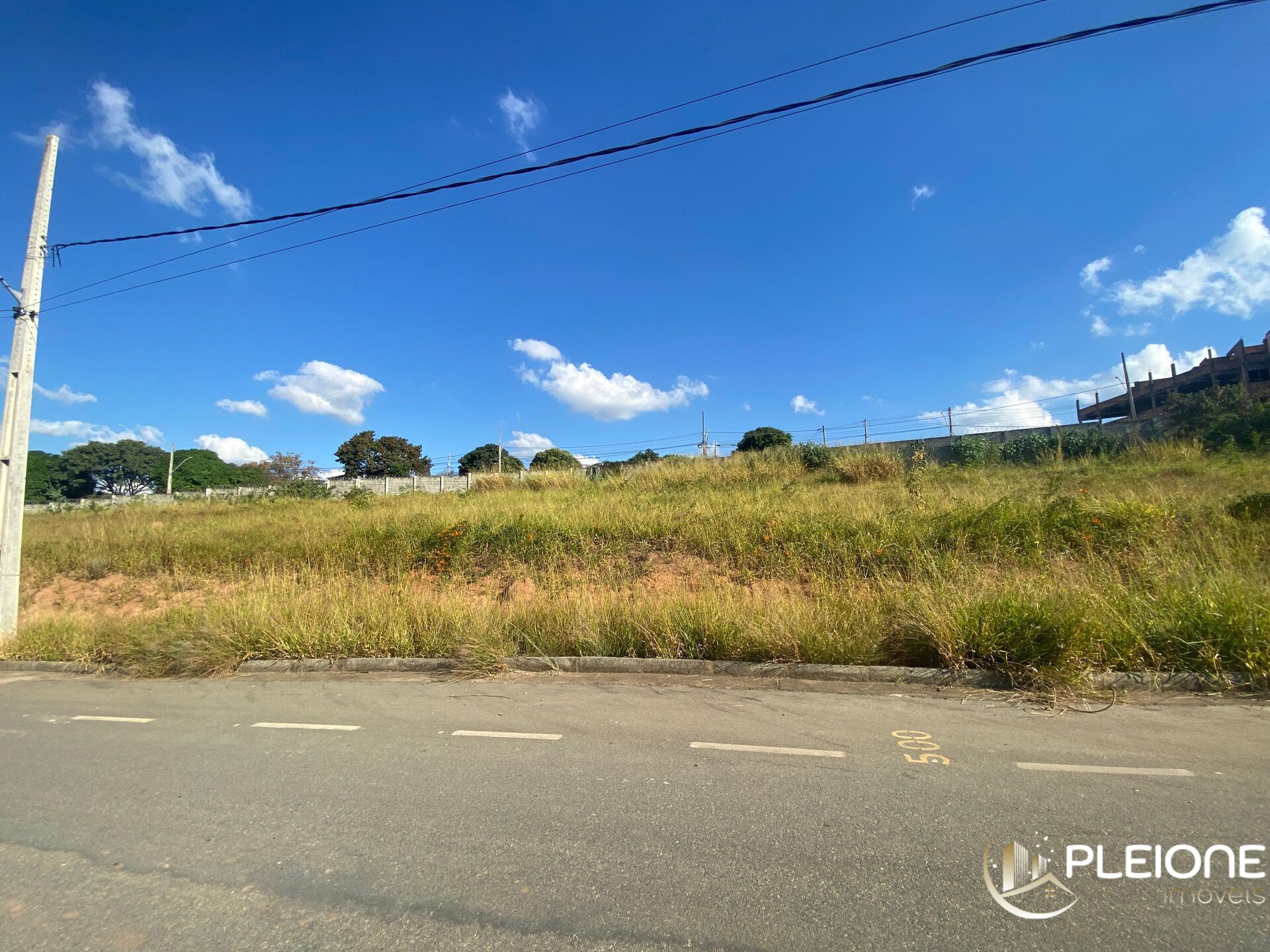 Terreno à venda, 1000m² - Foto 1
