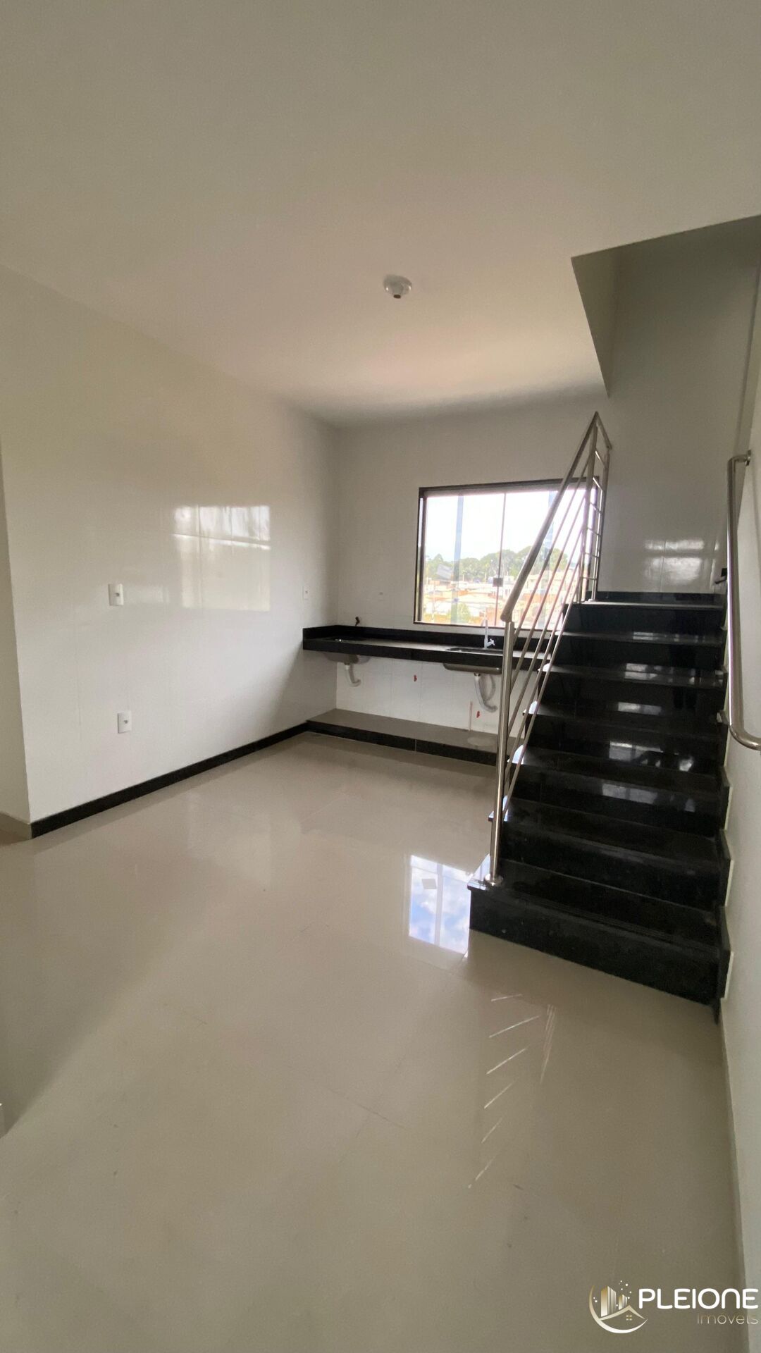 Apartamento à venda com 3 quartos, 158m² - Foto 2