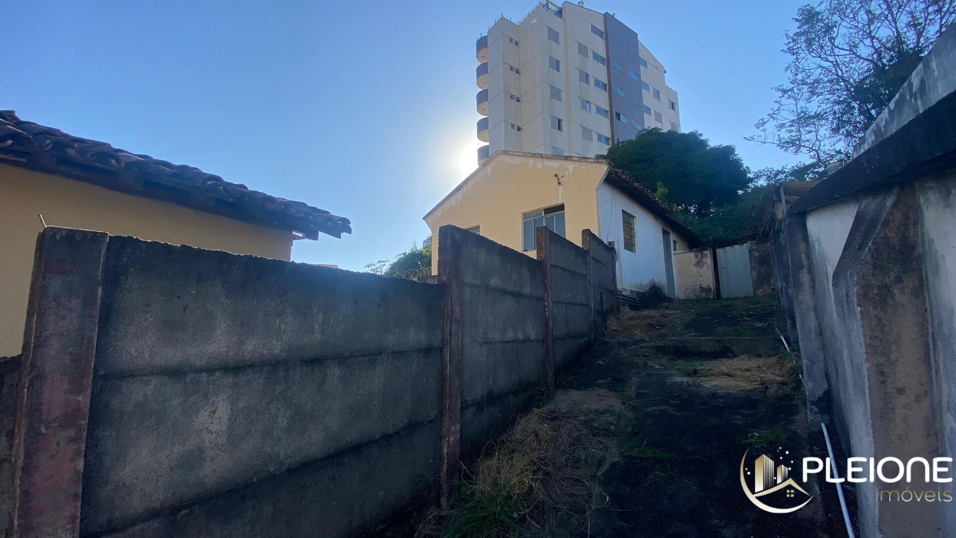 Casa à venda com 3 quartos, 310m² - Foto 3