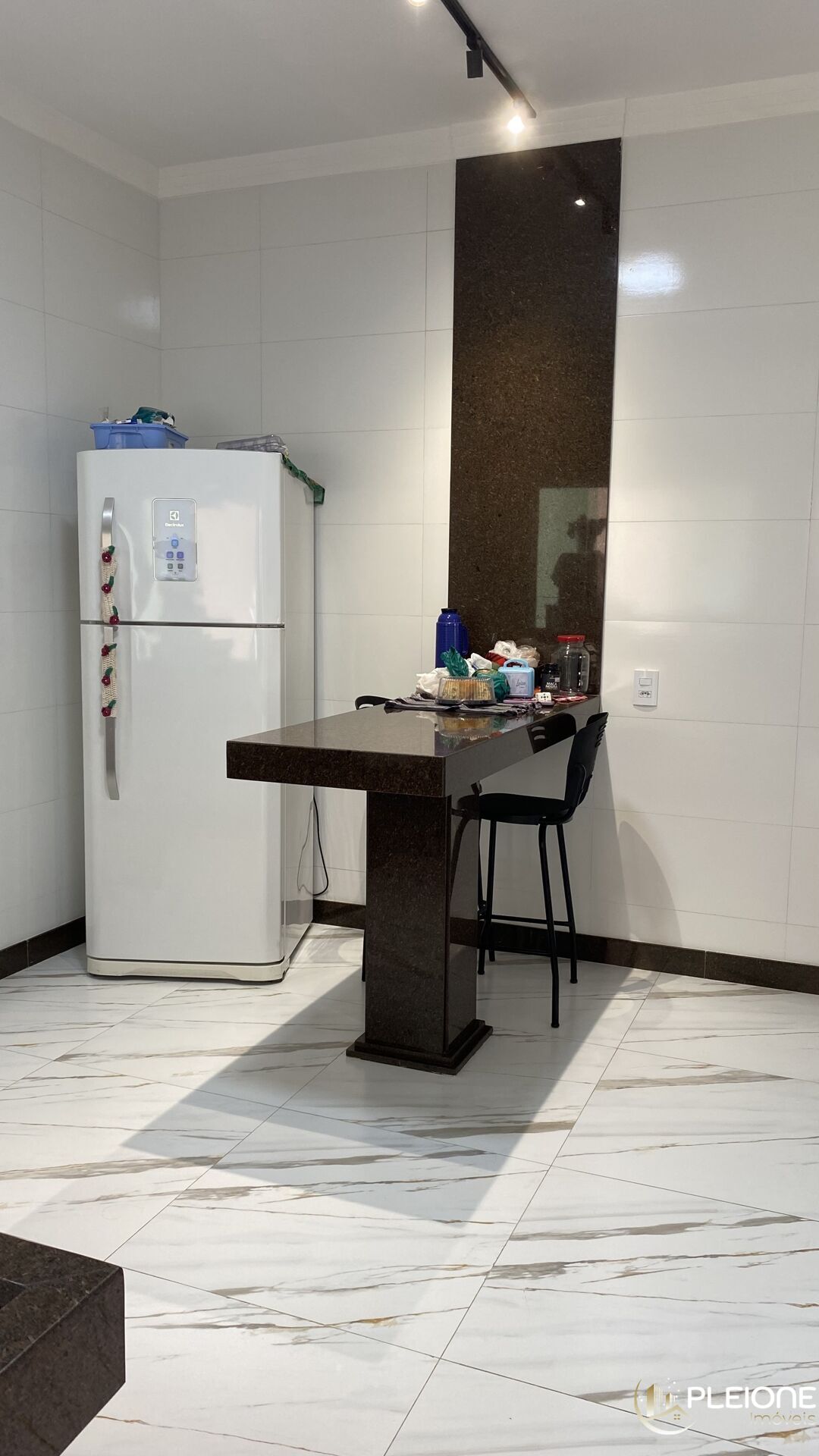 Casa à venda com 3 quartos, 253m² - Foto 3