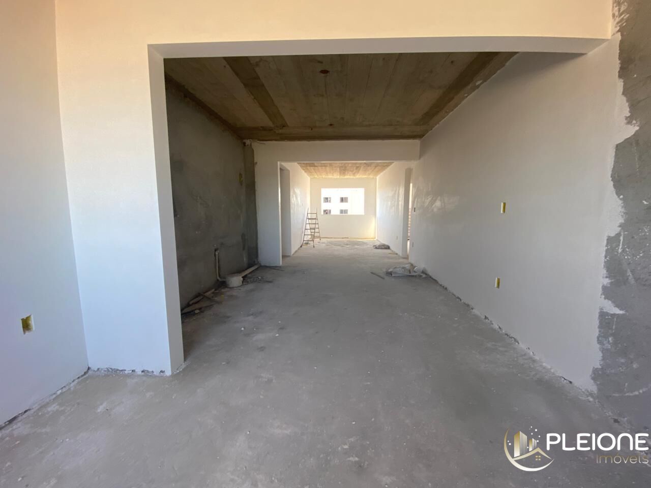 Apartamento à venda com 3 quartos, 122m² - Foto 9