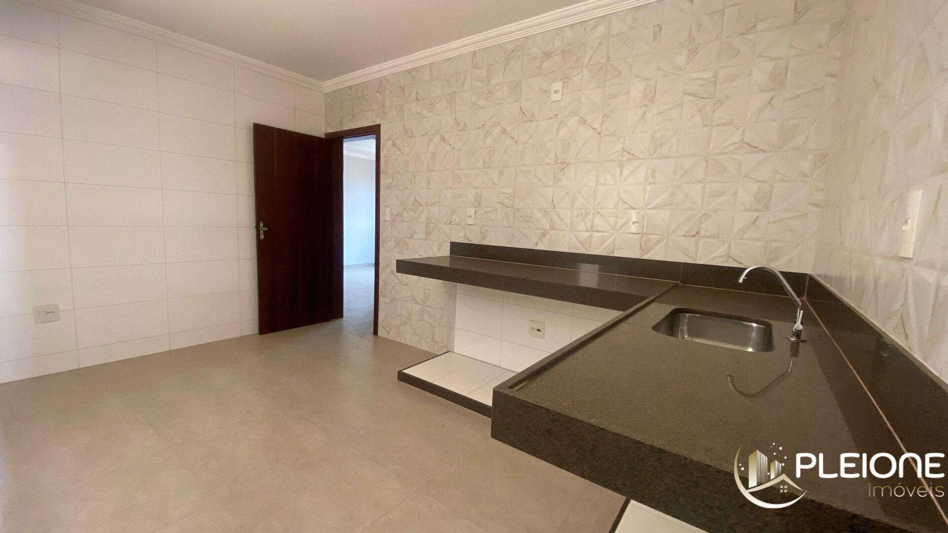 Apartamento à venda com 3 quartos, 600m² - Foto 1