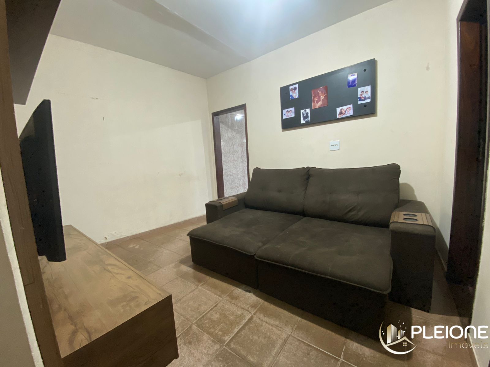 Casa à venda com 3 quartos, 251m² - Foto 1