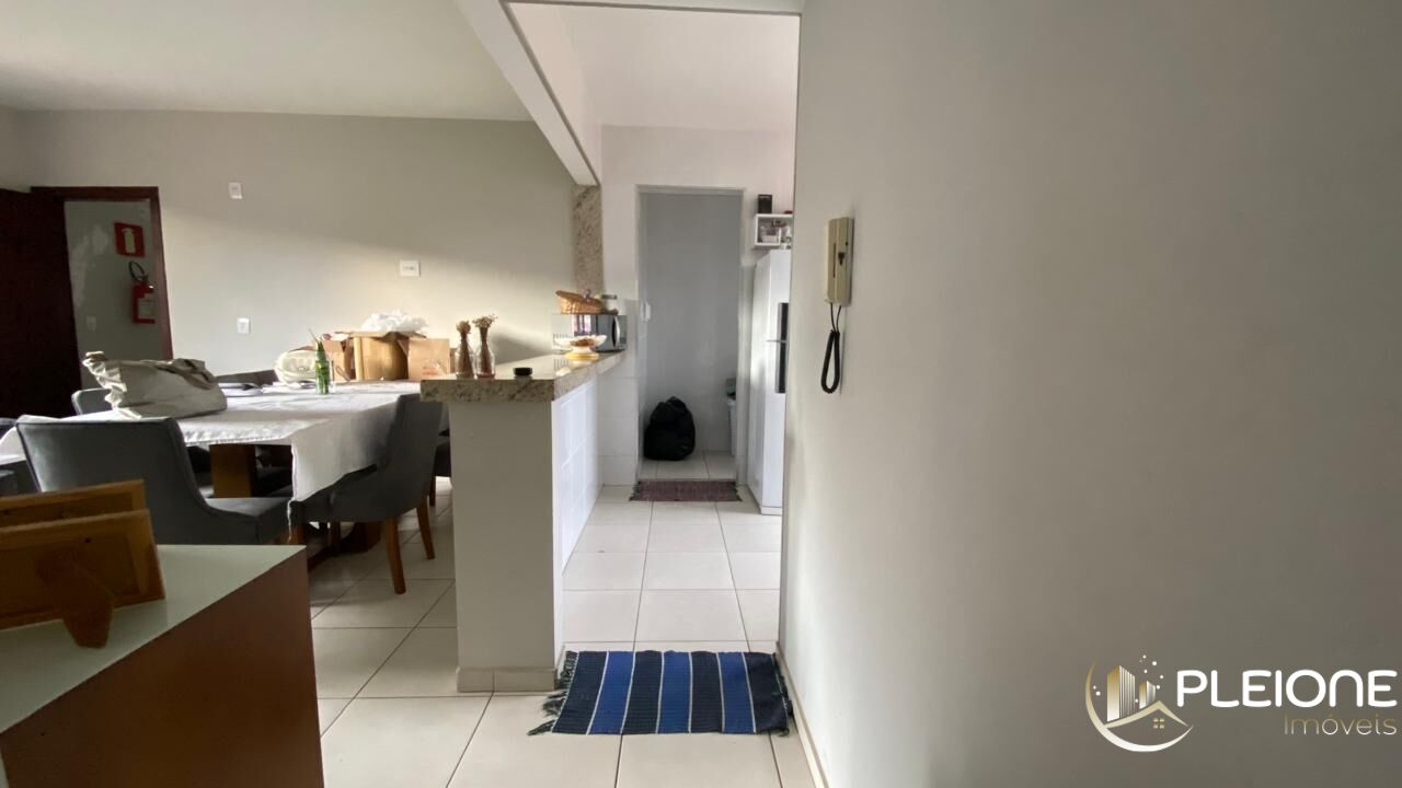 Apartamento à venda com 3 quartos, 90m² - Foto 2