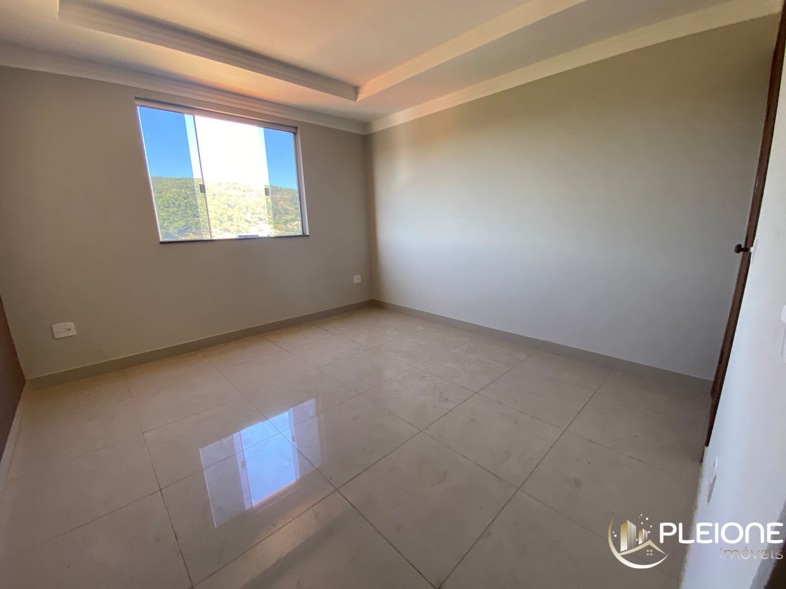 Apartamento à venda com 3 quartos, 184m² - Foto 3