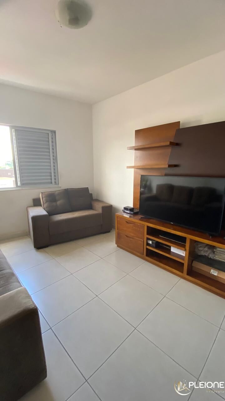 Apartamento à venda com 3 quartos, 130m² - Foto 2