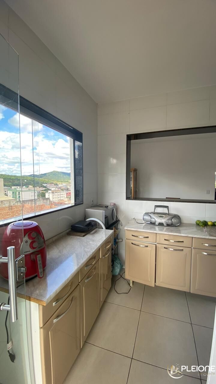 Apartamento à venda com 3 quartos, 130m² - Foto 4