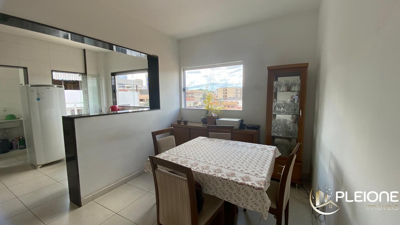 Apartamento à venda com 3 quartos, 130m² - Foto 1
