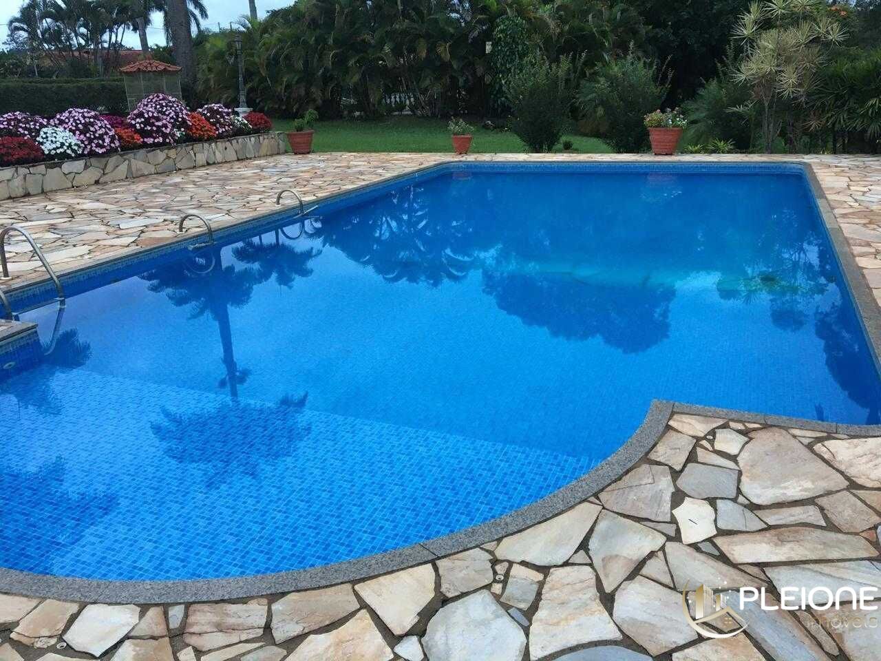Chácara à venda com 5 quartos, 11600m² - Foto 1