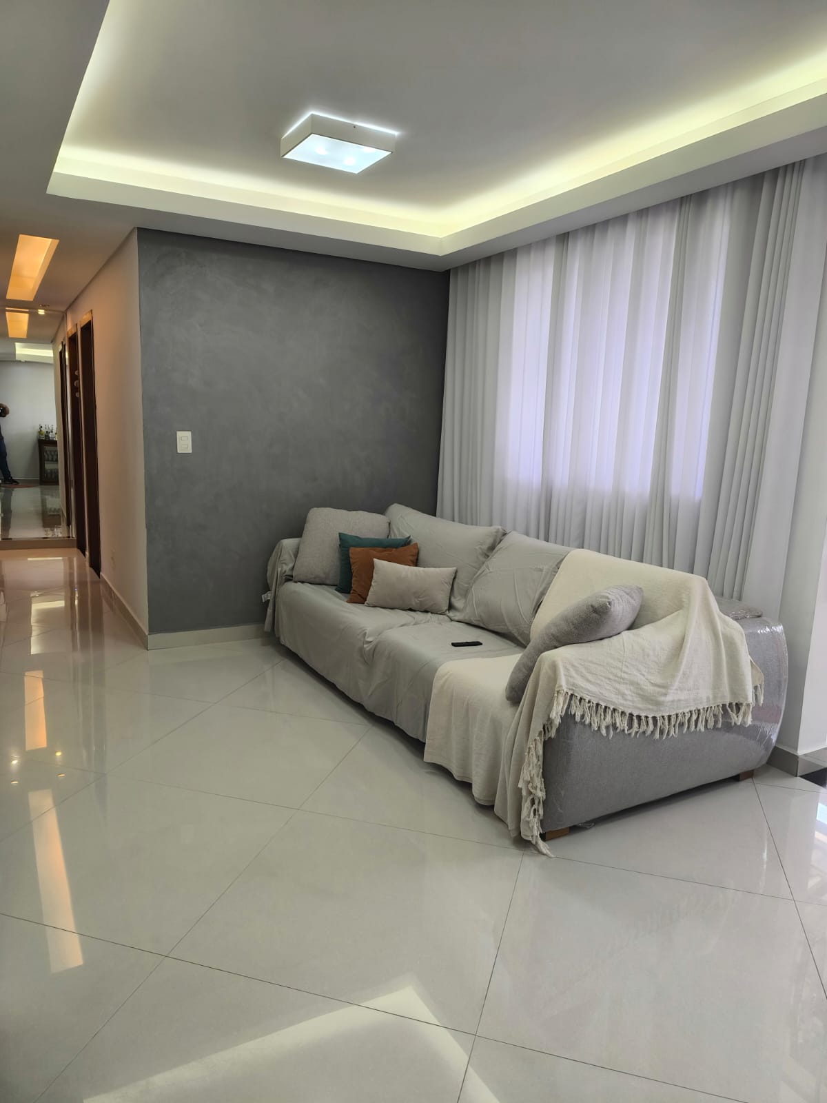 Apartamento à venda com 3 quartos, 106m² - Foto 2