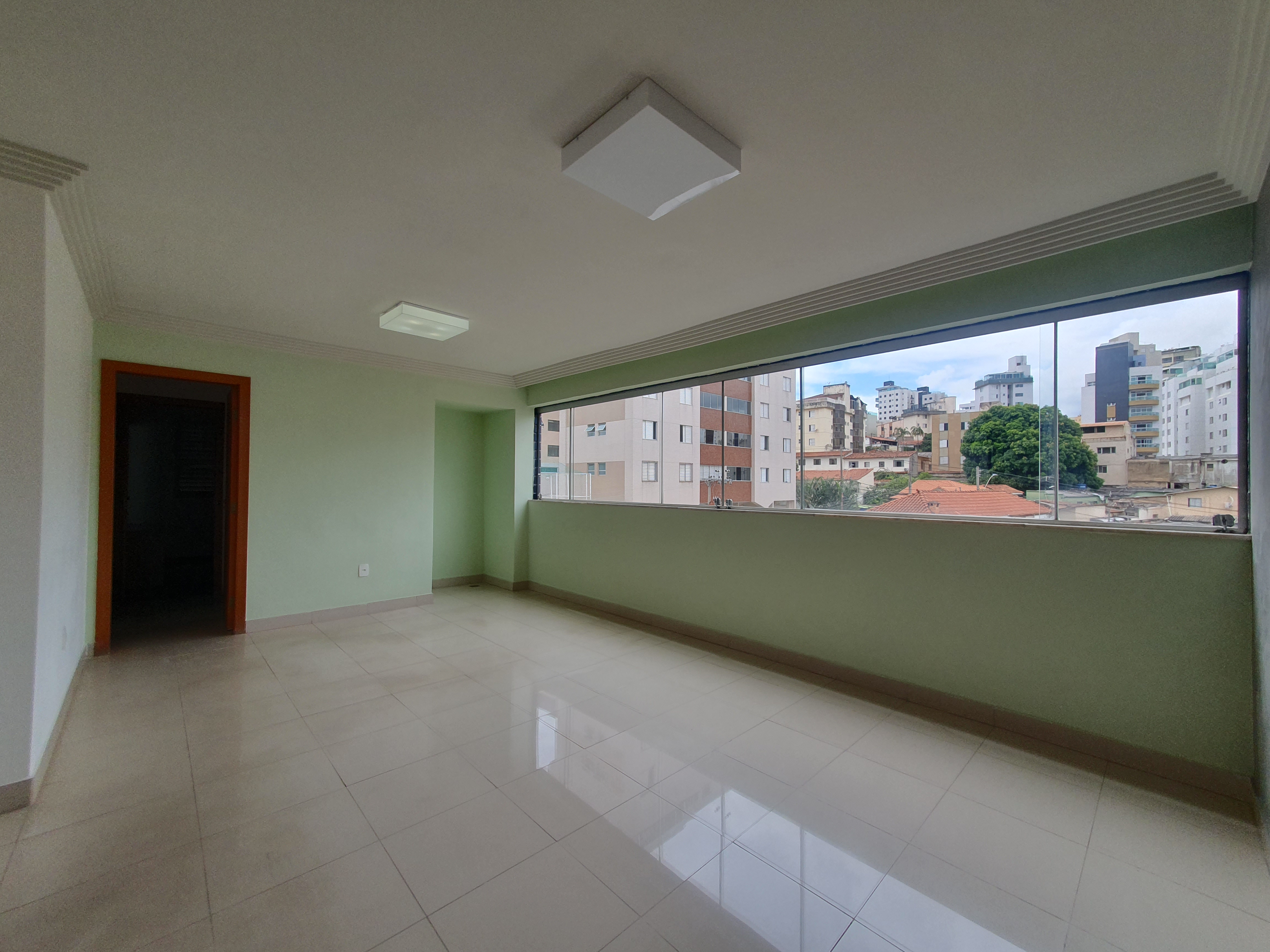 Apartamento à venda com 3 quartos, 90m² - Foto 1