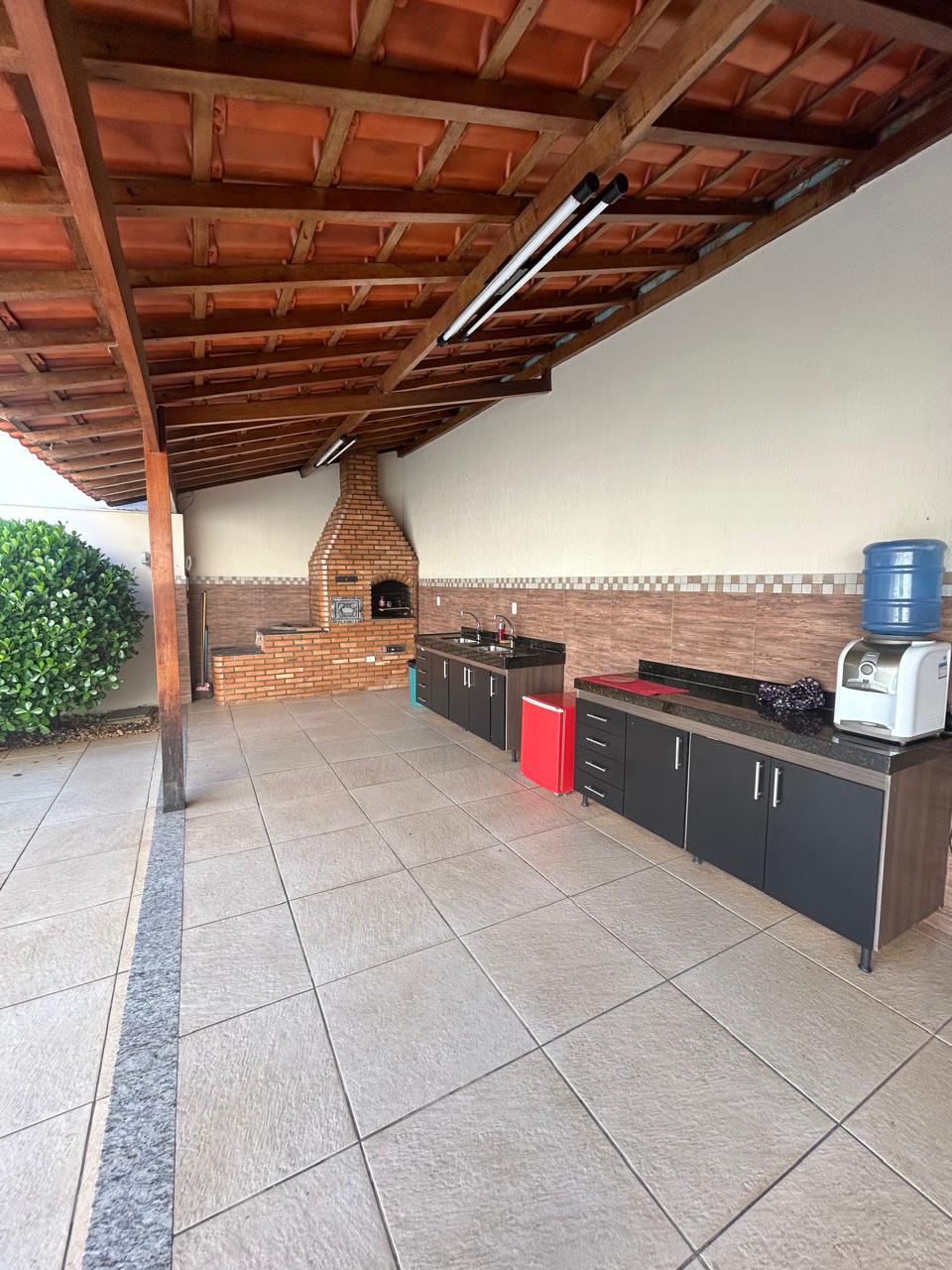 Casa para alugar com 4 quartos, 430m² - Foto 25