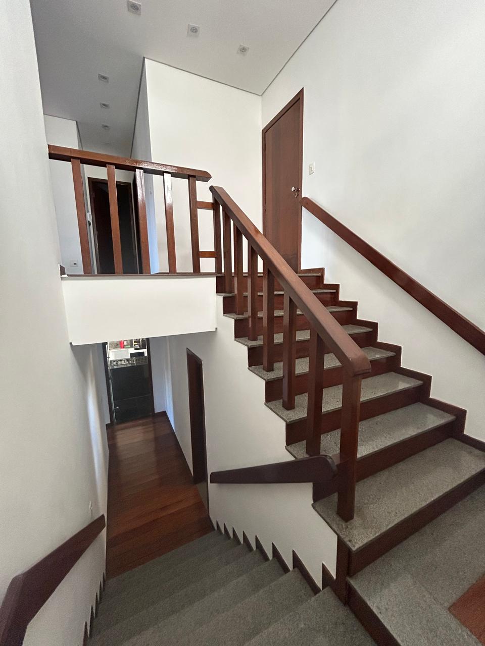 Casa para alugar com 4 quartos, 430m² - Foto 19