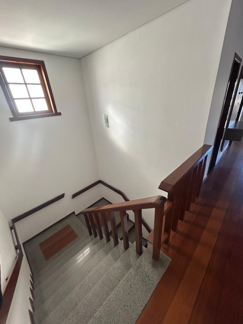 Casa para alugar com 4 quartos, 430m² - Foto 18