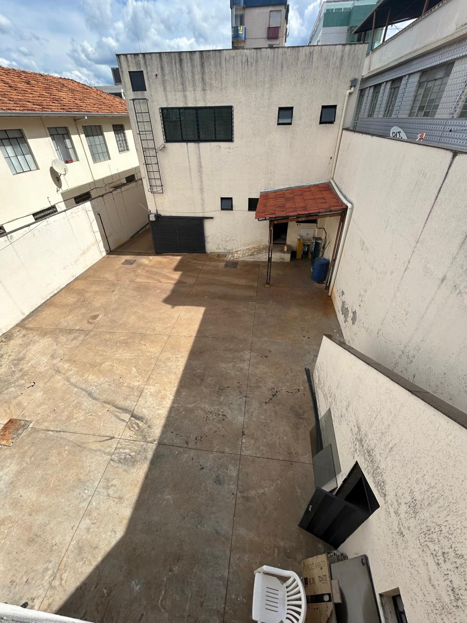 Loja-Salão à venda com 8 quartos, 380m² - Foto 1