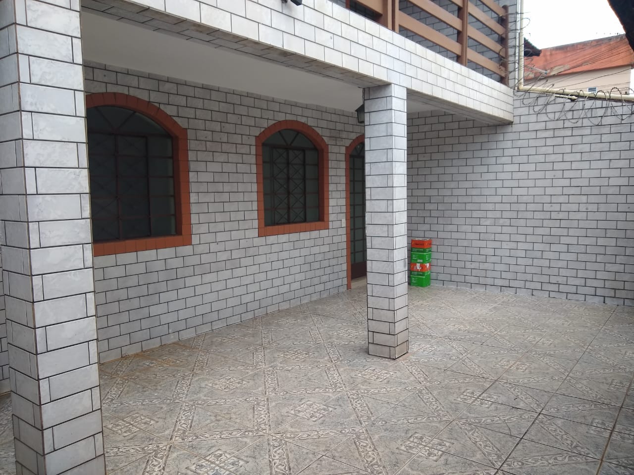 Casa à venda com 3 quartos, 120m² - Foto 2