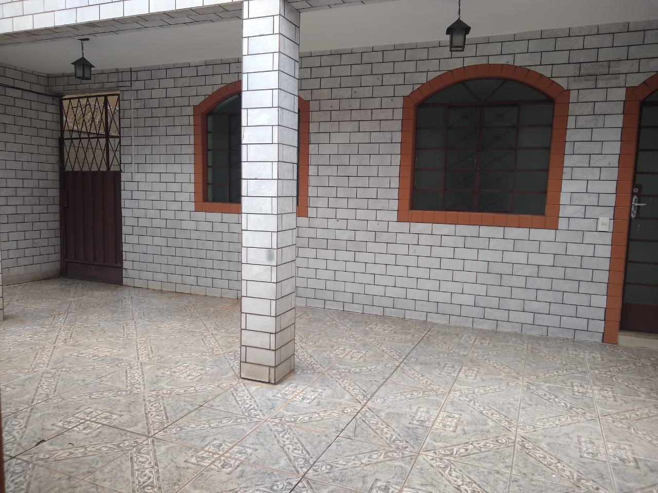 Casa à venda com 3 quartos, 120m² - Foto 1
