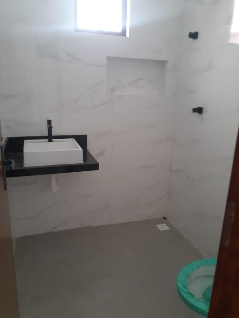 Casa à venda com 2 quartos, 60m² - Foto 2