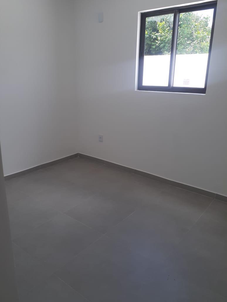 Casa à venda com 2 quartos, 60m² - Foto 7