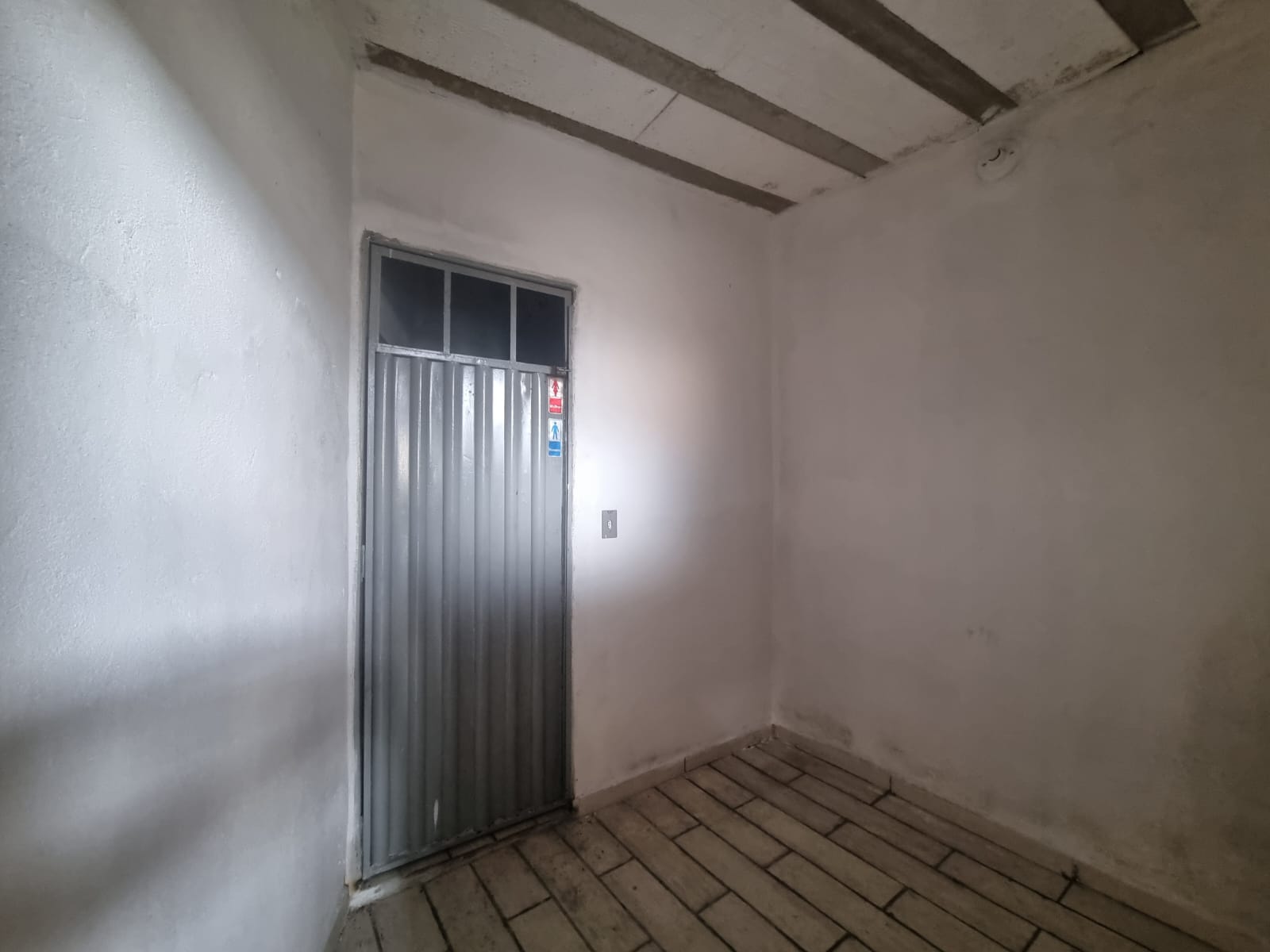 Depósito-Galpão-Armazém para alugar, 130m² - Foto 6