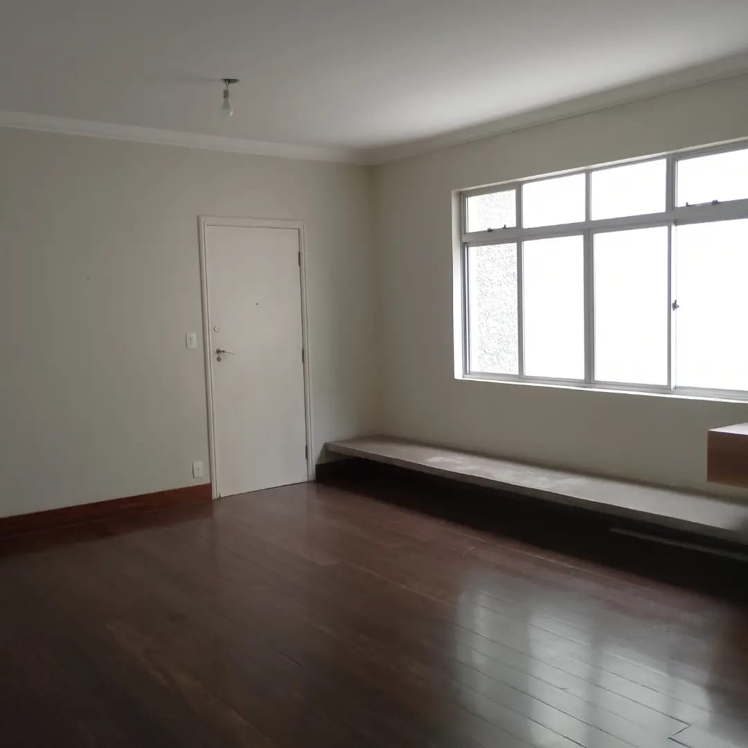 Apartamento à venda com 4 quartos, 220m² - Foto 1