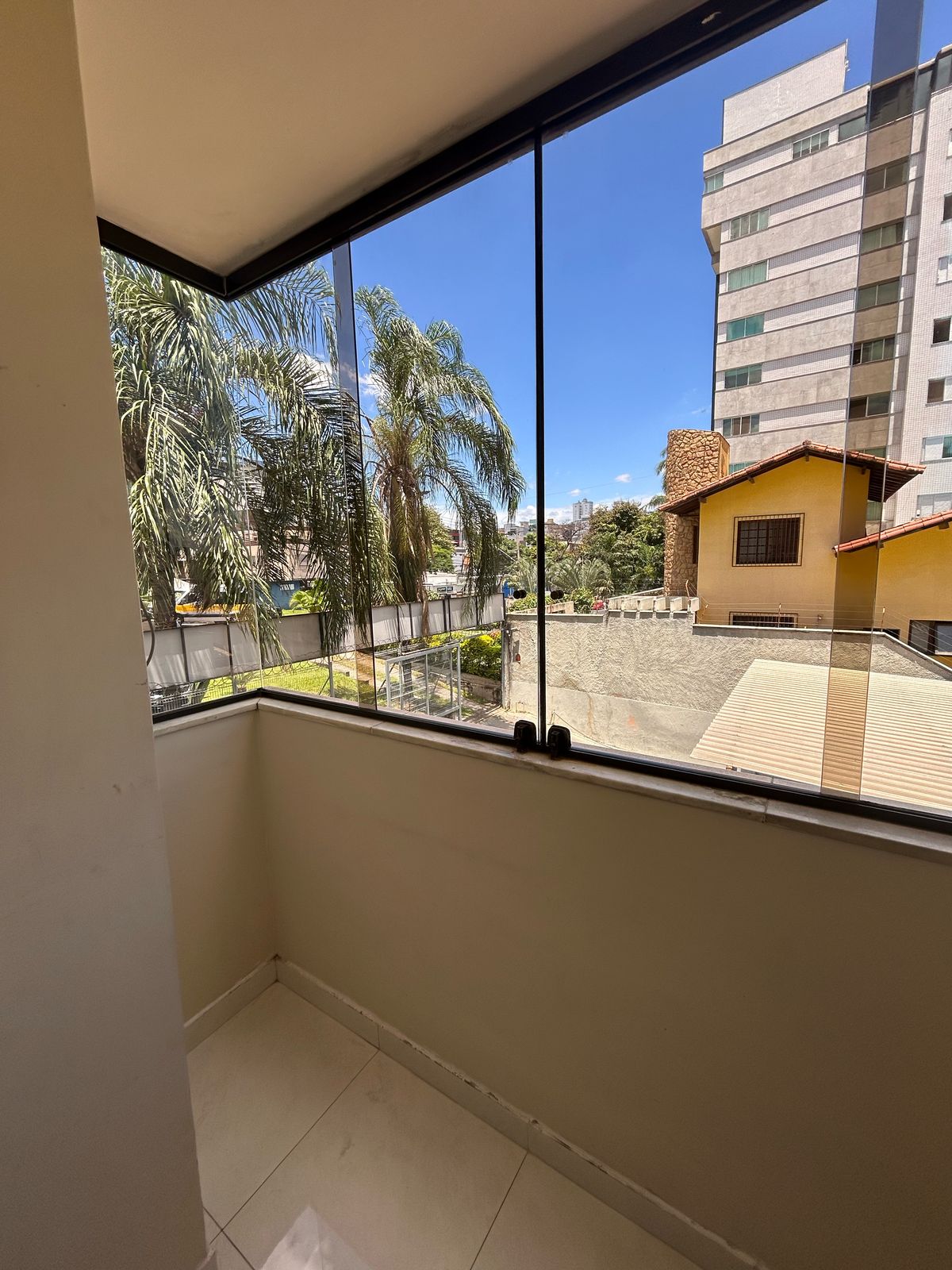 Apartamento para alugar com 2 quartos, 81m² - Foto 11