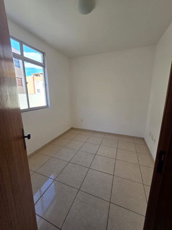 Apartamento para alugar com 3 quartos, 110m² - Foto 4