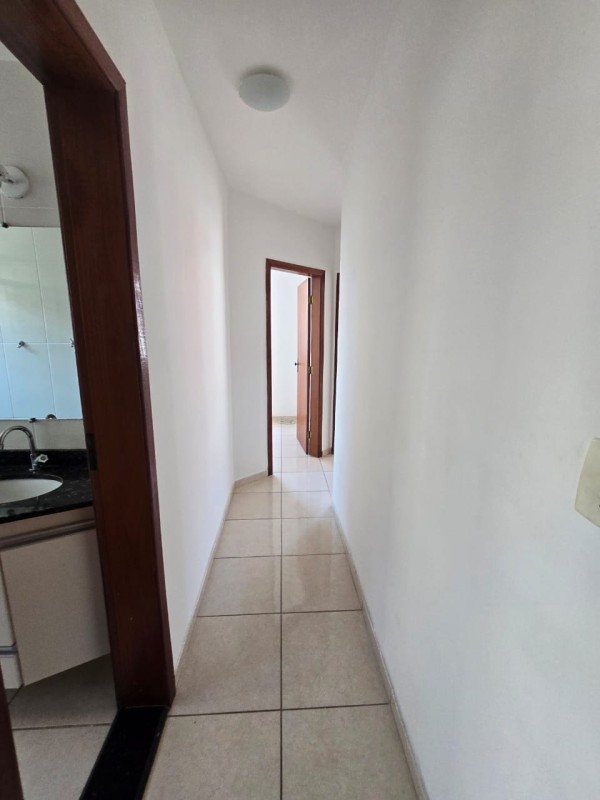 Apartamento para alugar com 3 quartos, 110m² - Foto 2