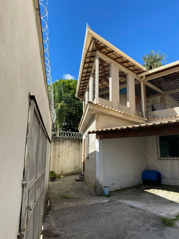 Casa à venda com 3 quartos, 200m² - Foto 13
