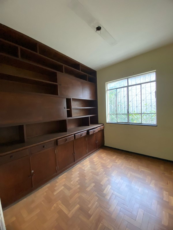 Casa para alugar com 6 quartos, 360m² - Foto 16
